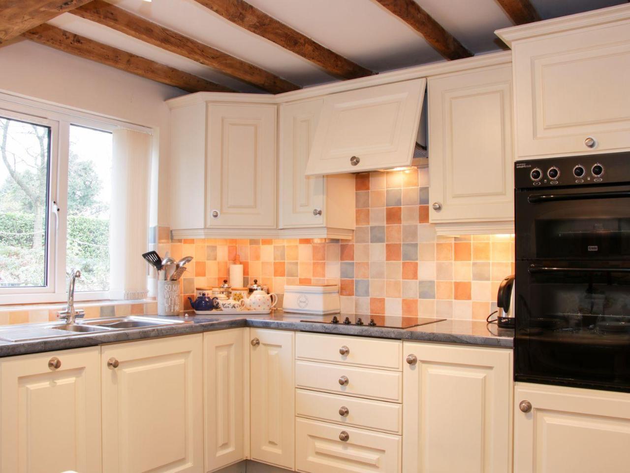 Cream Door Cottage Kidderminster Exterior foto